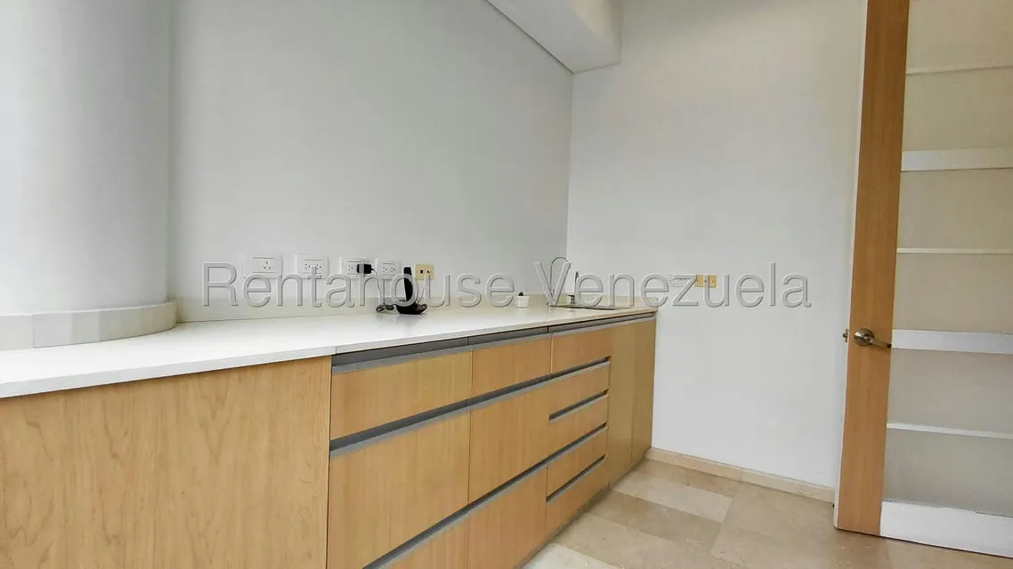 Consultorio Medico en Alquiler en La Trinidad, Distrito Metropolitano - 6