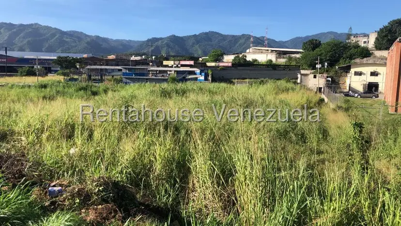 Terreno (Comercial) en Venta en El Ingenio, Miranda