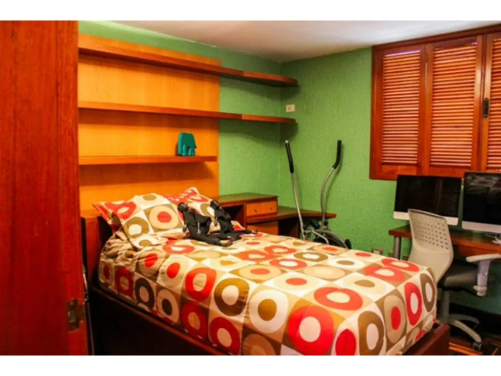 Se Vende Casa 720m² C-4H-3.5B+HS+BS+2M+3P+Trza-Prados Del Este 4438 - 28