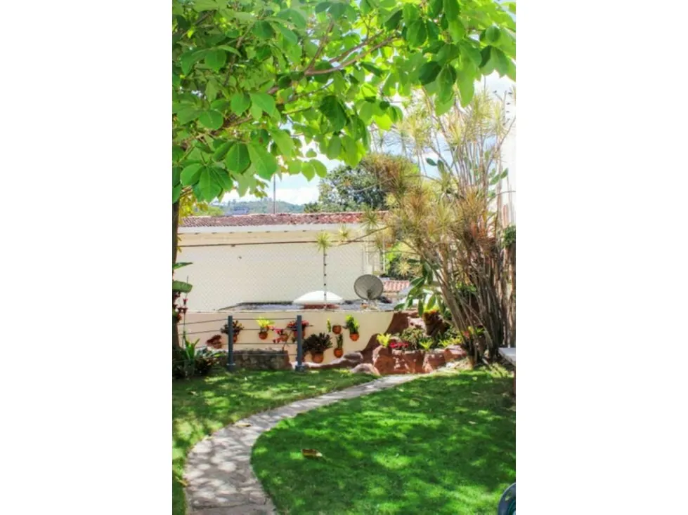 Se Vende Casa 720m² C-4H-3.5B+HS+BS+2M+3P+Trza-Prados Del Este 4438 - 7