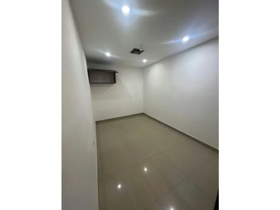 Oficina en Alquiler, PH Torre Empresarial C.C. Paseo El Hatillo - 12