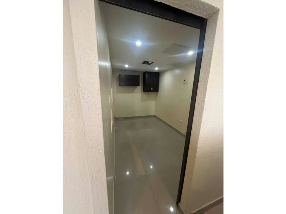 Oficina en Alquiler, PH Torre Empresarial C.C. Paseo El Hatillo - 10