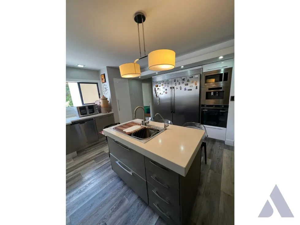 Vendo apartamento 208m2 Colinas de Valle Arriba 8620 - 6