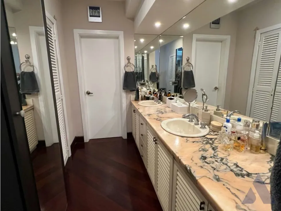 Vendo apartamento 208m2 Colinas de Valle Arriba 8620 - 9