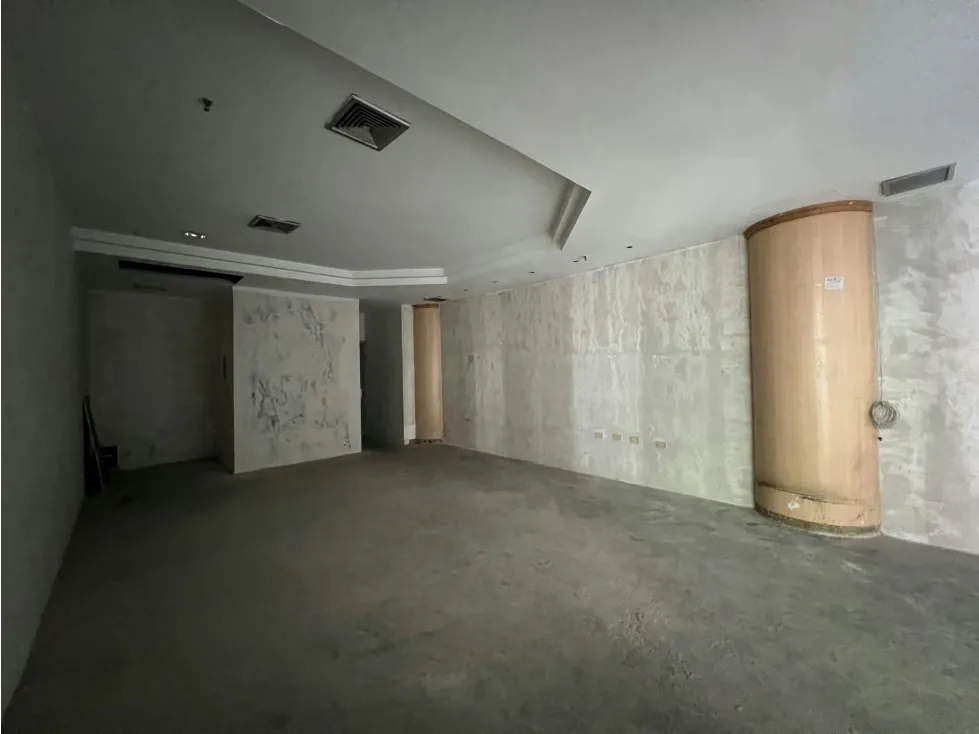 Se vende local comercial/ 56m2/ C.C El Recreo/ 2298 - 6