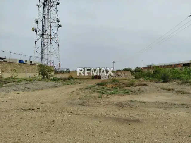 ATENCIÓN INVERSIONISTAS! En Venta Terreno Comercial con Frente Directo a la Av. Juan Bautista Arismendi