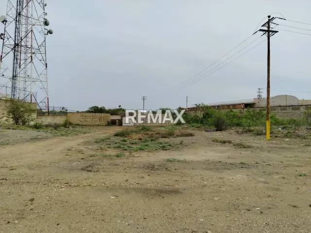 ATENCIÓN INVERSIONISTAS! En Venta Terreno Comercial con Frente Directo a la Av. Juan Bautista Arismendi - 6