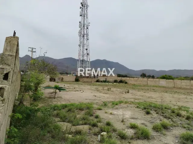 ATENCIÓN INVERSIONISTAS! En Venta Terreno Comercial con Frente Directo a la Av. Juan Bautista Arismendi - 9