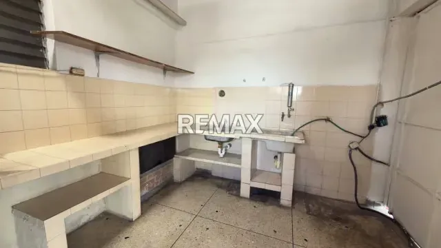 ALQUILER EDIFICIO CON LOCAL COMERCIAL A PIE DE CALLE - 17
