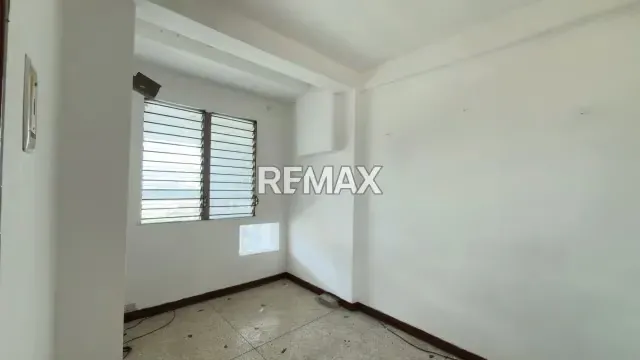 ALQUILER EDIFICIO CON LOCAL COMERCIAL A PIE DE CALLE - 8