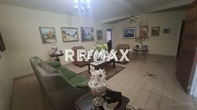 Venta de Hermosa y amplía Quinta en excelente zona alta de Araure las Tres cruces - 3