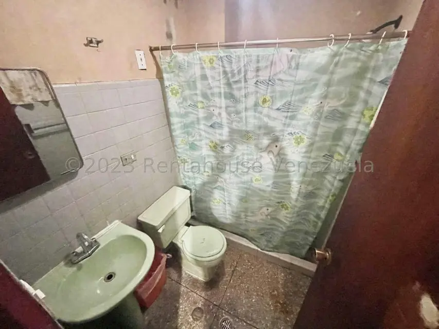 Comercial (Edificio) en Venta en Parroquia La Candelaria, Distrito Metropolitano - 43