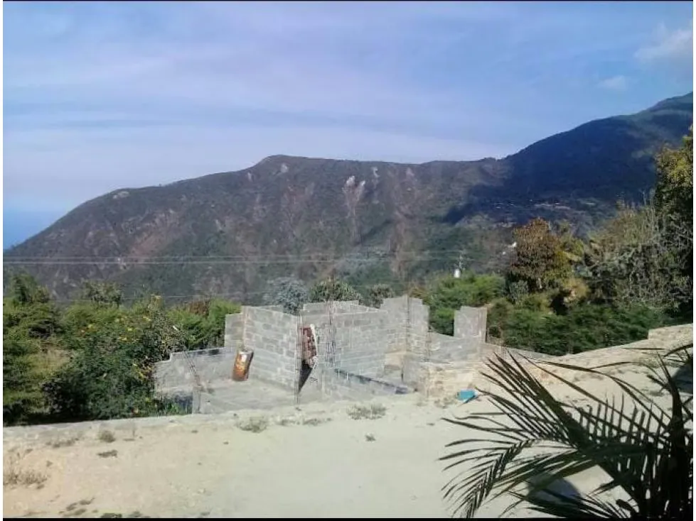 Terreno en Venta en Galipán 218 mts2 - 6