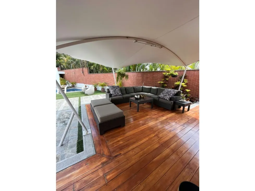 Se vende Casa 350m2 Lomas de la Lagunita 5978 - 3