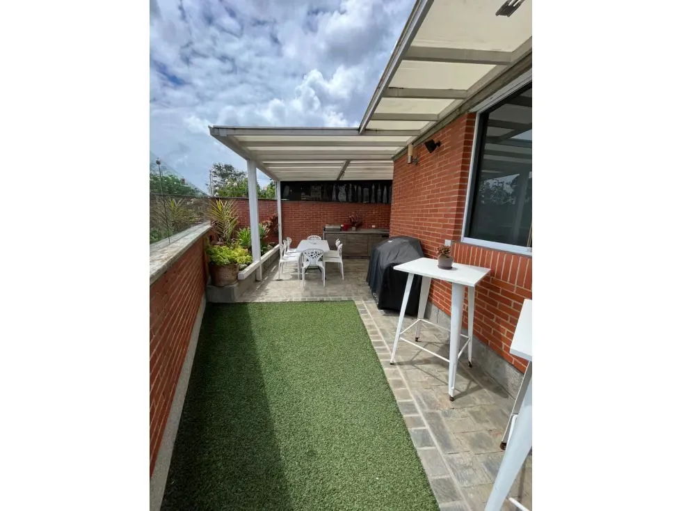 Se vende Casa 350m2 Lomas de la Lagunita 5978 - 4