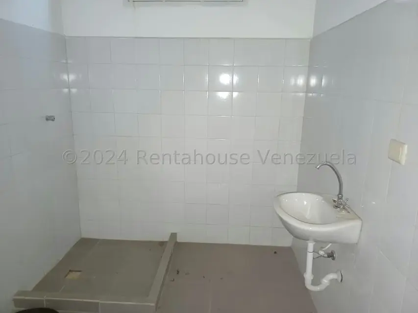 Local Comercial en Venta en Zona Industrial San Vicente, Aragua - 13