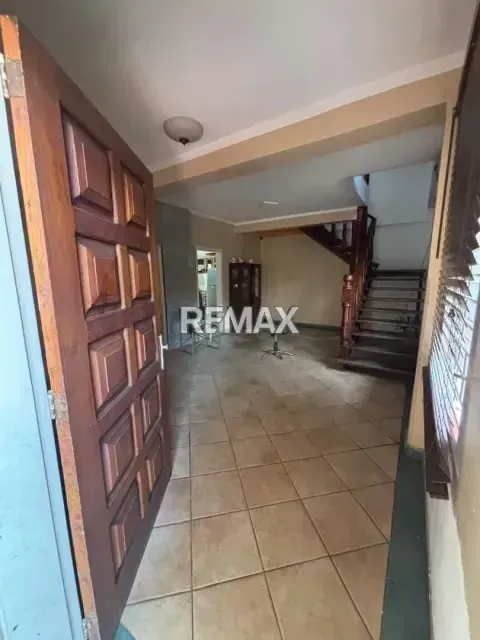casa en alquiler para uso familiar o comercial ubicada en una excelente zona comercial avenida Venezuela con 13 y 14 - 3