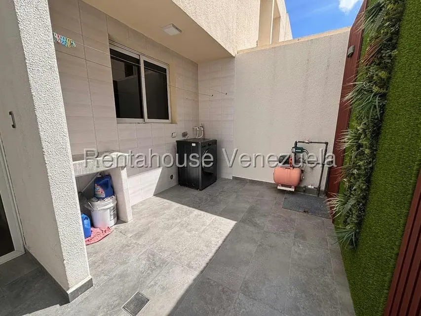 Casa (Duplex) en Venta en Villa Paris, Lara - 14