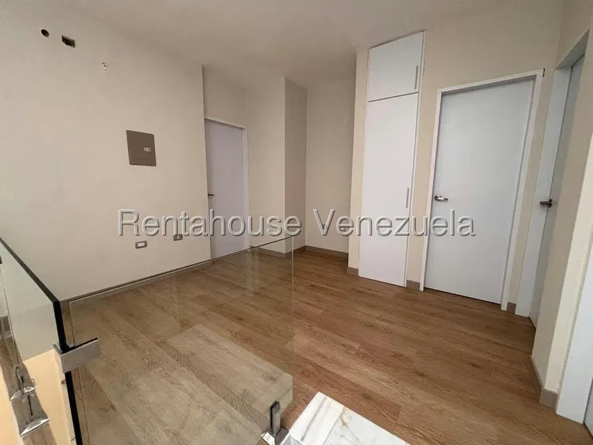 Casa (Duplex) en Venta en Villa Paris, Lara - 22