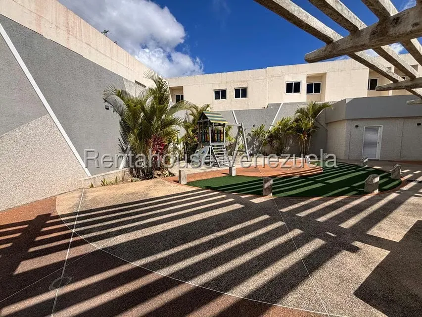 Casa (Duplex) en Venta en Villa Paris, Lara - 25
