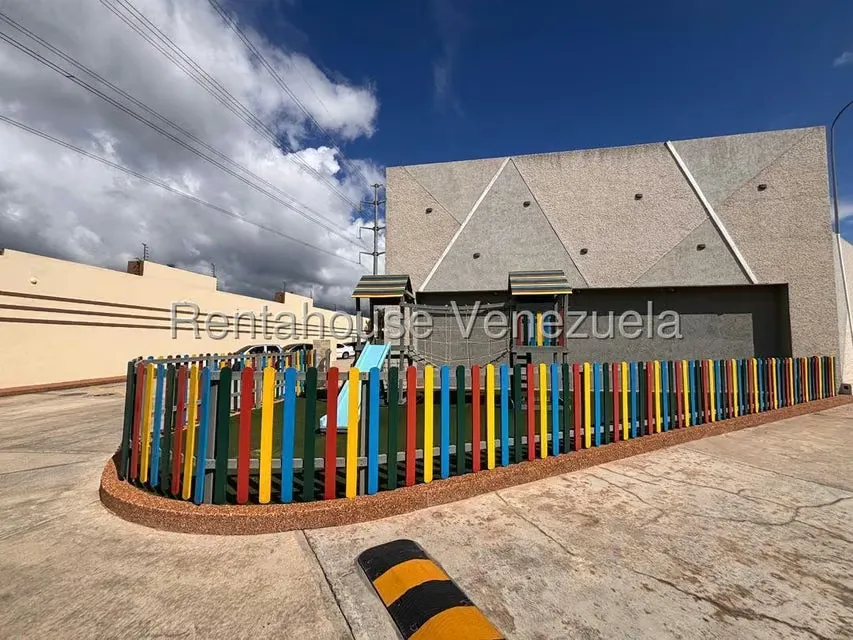 Casa (Duplex) en Venta en Villa Paris, Lara - 27