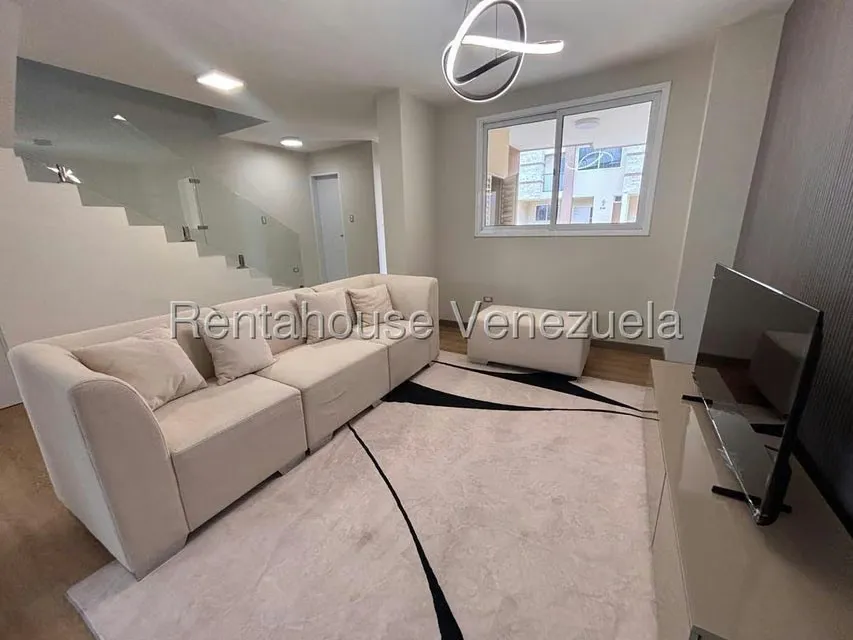 Casa (Duplex) en Venta en Villa Paris, Lara - 3