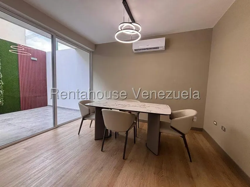 Casa (Duplex) en Venta en Villa Paris, Lara - 9