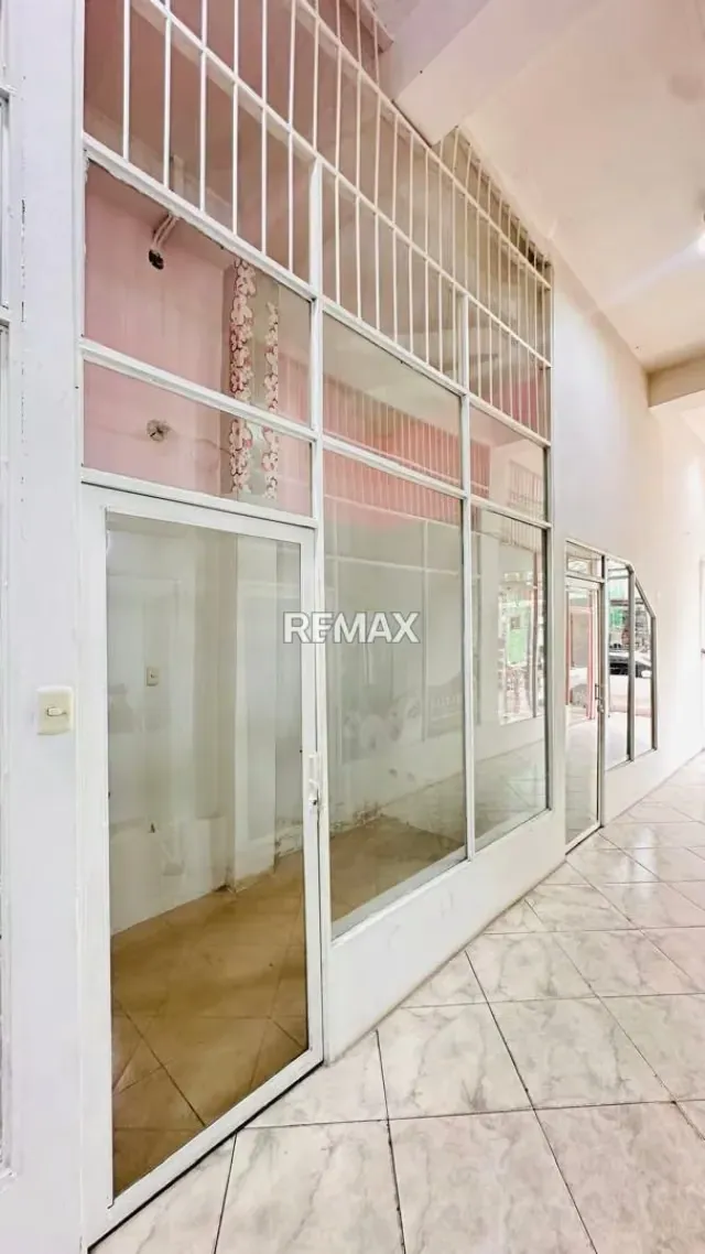SE VENDE Local Comercial N 6 Planta baja Ubicación: Tariba Municipio Cardenas - 4