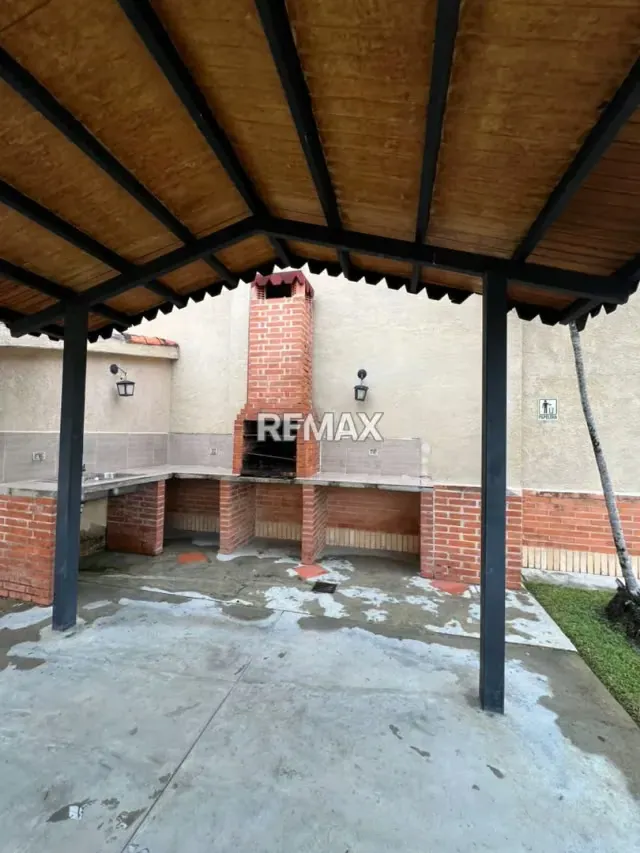 EN VENTA MODERNO TOWNHOUSE EN CONJUNTO LOS AZULEJOS TOTALMENTE REMODELADO Y EQUIPADO - 16
