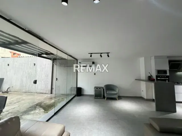 EN VENTA MODERNO TOWNHOUSE EN CONJUNTO LOS AZULEJOS TOTALMENTE REMODELADO Y EQUIPADO - 2