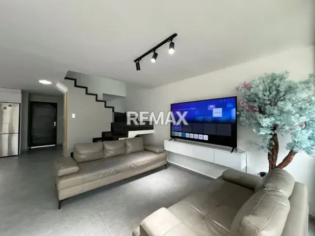 EN VENTA MODERNO TOWNHOUSE EN CONJUNTO LOS AZULEJOS TOTALMENTE REMODELADO Y EQUIPADO - 3