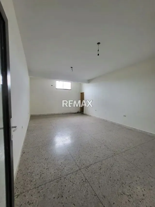 En Alquiler Oficina Nro. 5 ubicada en Guanare, Av. Unda entre Carreras 12 y 13, Edif. Angela 1er. piso, Guanare, Portuguesa, Venezuela - 3