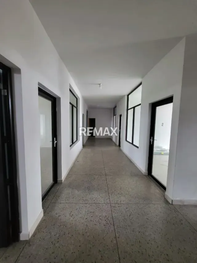 En Alquiler Oficina Nro. 5 ubicada en Guanare, Av. Unda entre Carreras 12 y 13, Edif. Angela 1er. piso, Guanare, Portuguesa, Venezuela - 5