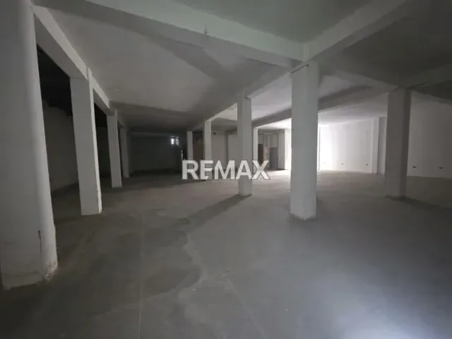 LOCAL COMERCIAL DE 3 NIVELES EN LA AVENIDA UNIVERSIDAD - 8