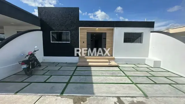 EN VENTA ESPECTACULAR CASA A ESTRENAR EN LA URBANIZACIÓN ROCA DEL LLANO - 5