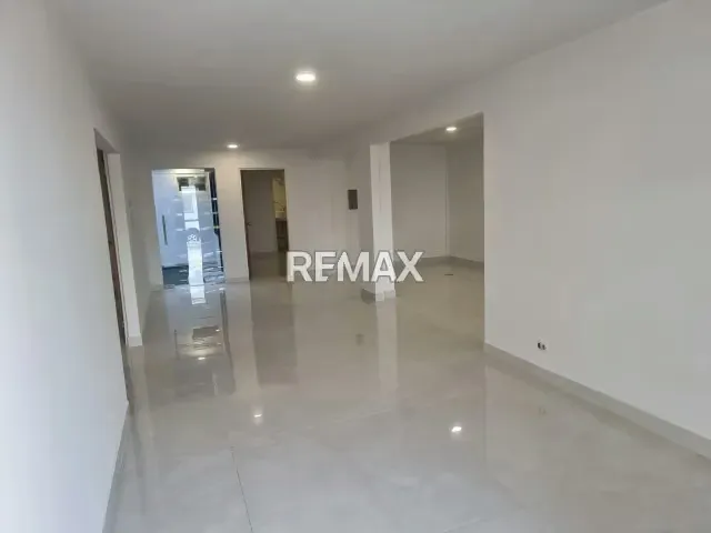 EN VENTA ESPECTACULAR CASA A ESTRENAR EN LA URBANIZACIÓN ROCA DEL LLANO - 6