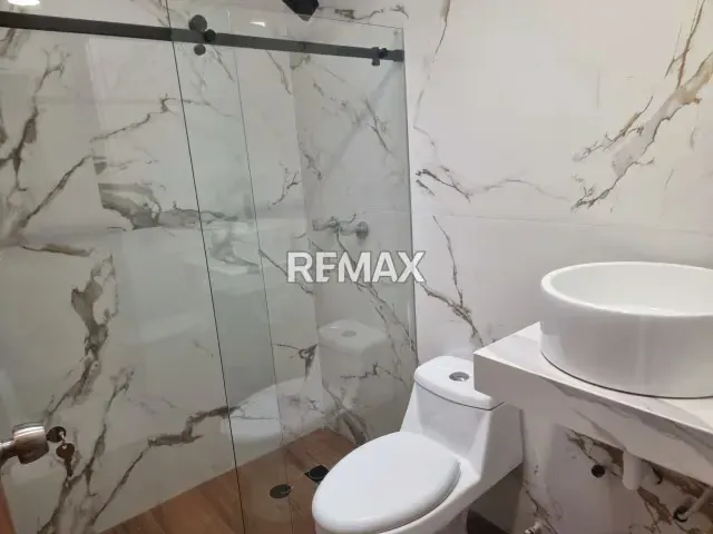 EN VENTA ESPECTACULAR CASA A ESTRENAR EN LA URBANIZACIÓN ROCA DEL LLANO - 8