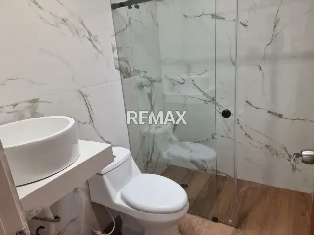 EN VENTA ESPECTACULAR CASA A ESTRENAR EN LA URBANIZACIÓN ROCA DEL LLANO - 9