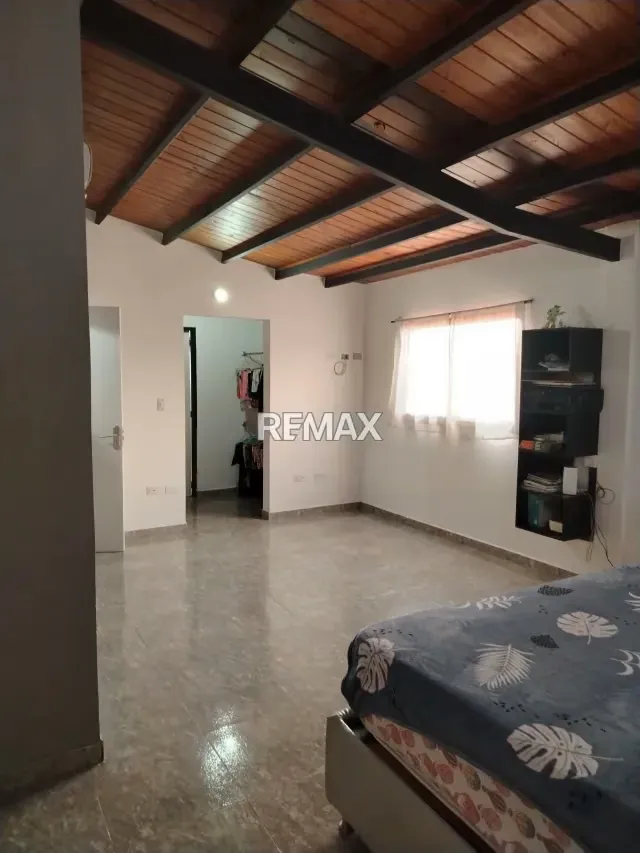VENTA HERMOSA TOWNHOUSE EN URBANIZACION ALTOS DE LA GALERA - 7