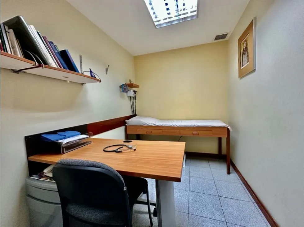 Se vende consultorio 194m2 7cubiculos/2b San Bernardino - 7