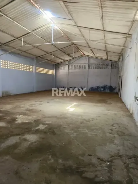 SE VENDE GALPÓN URBANO - 3