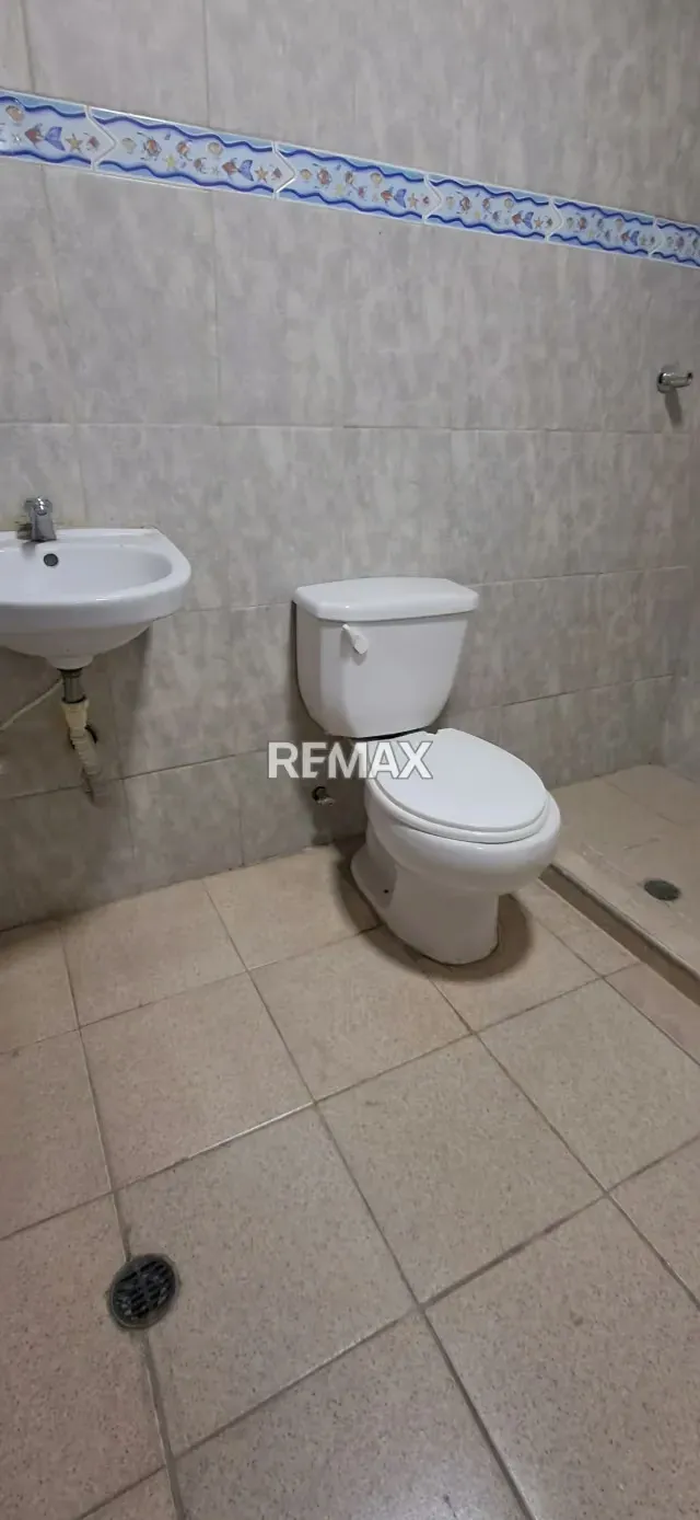 Venta de Casa para uso comercial y residencial ubicada en el centro de Cagua - 12