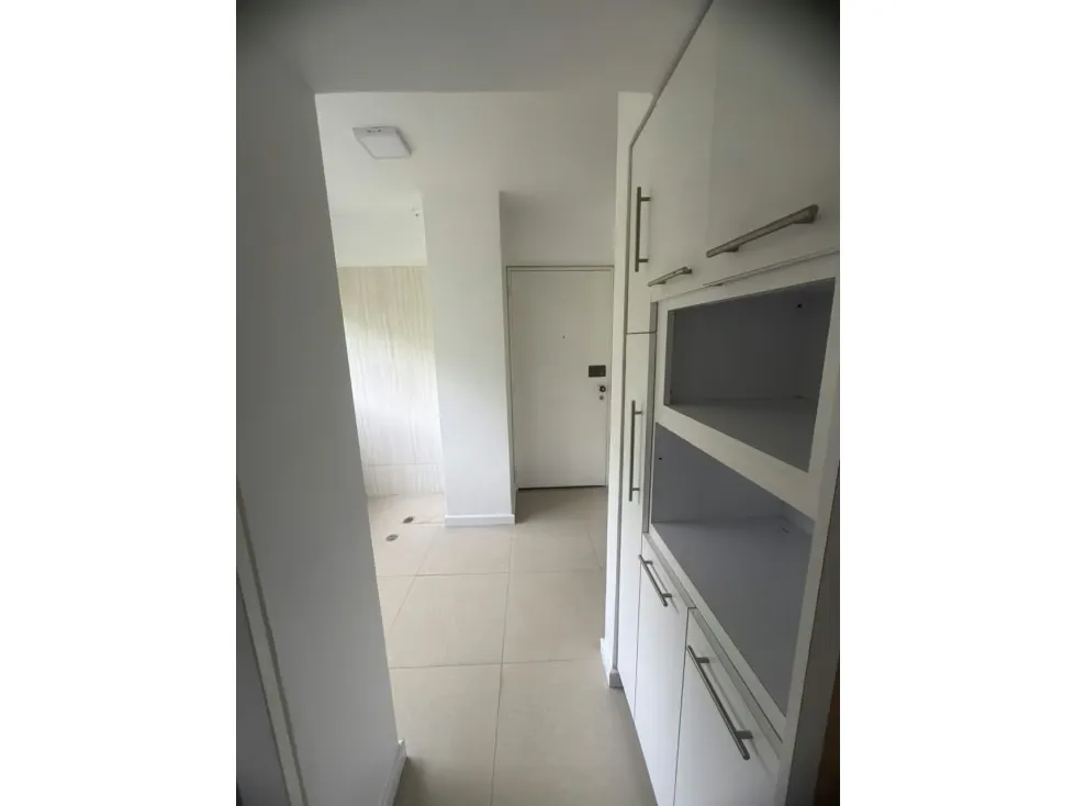 Vendo apartamento 200m2 4h/5b/2p Los Naranjos 0497 - 8