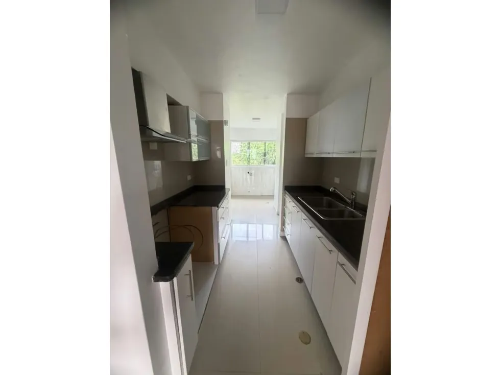 Vendo apartamento 200m2 4h/5b/2p Los Naranjos 0497 - 9