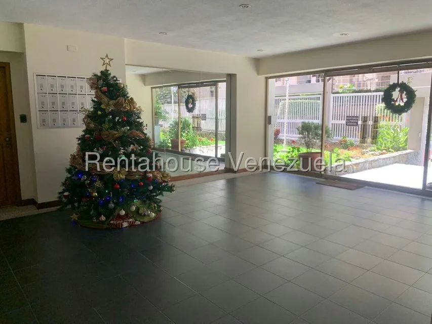 Apartamento (1 Nivel) en Venta en Terrazas del Avila, Distrito Metropolitano - 2