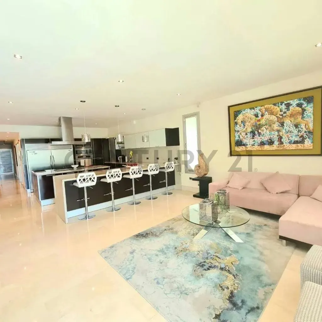 MODERNA Y MINIMALISTA VILLA EN ALQUILER