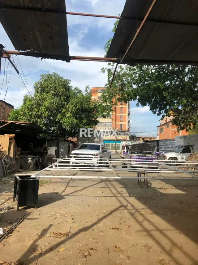 Venta de terreno en Via alto trafico - 5