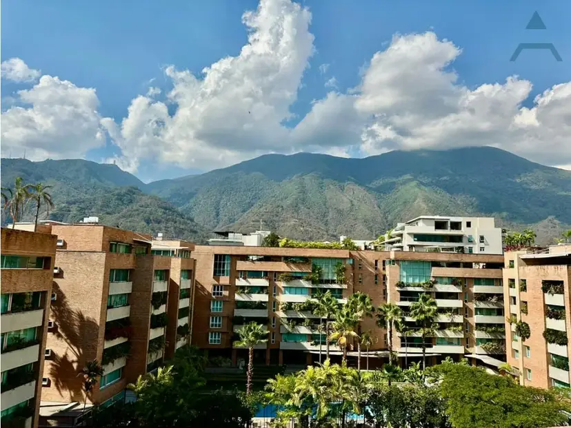 Se vende/alquila Apto PH 1130m² 6h+s/5b+s/8e Campo Alegre