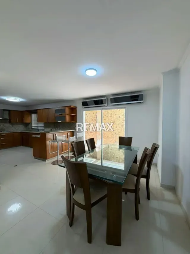 Townhouse en Venta Villa Florencia Av. milagro norte - 3