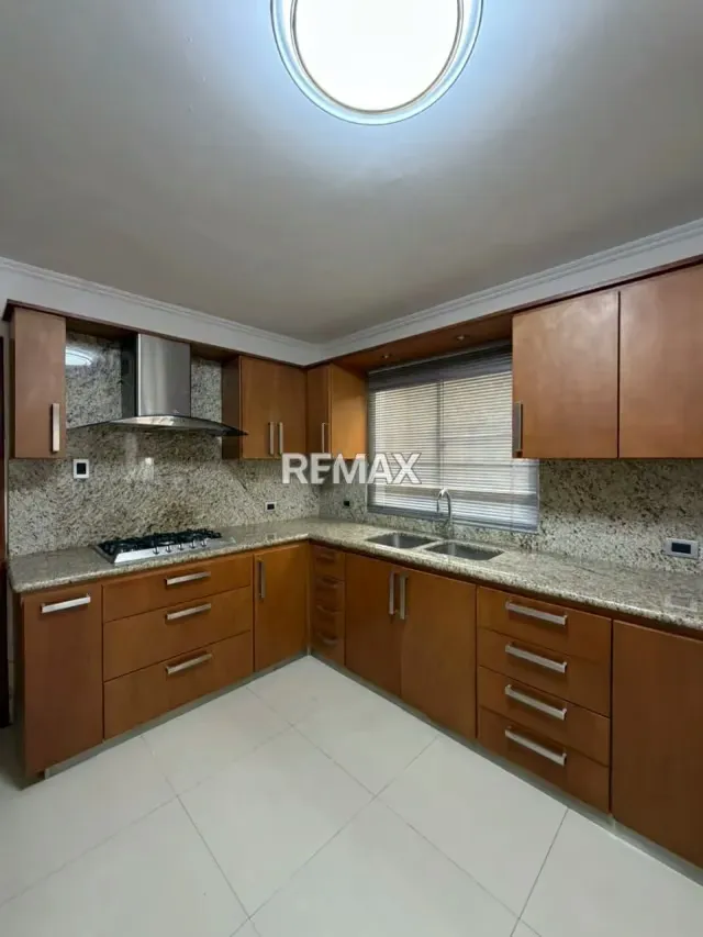 Townhouse en Venta Villa Florencia Av. milagro norte - 4